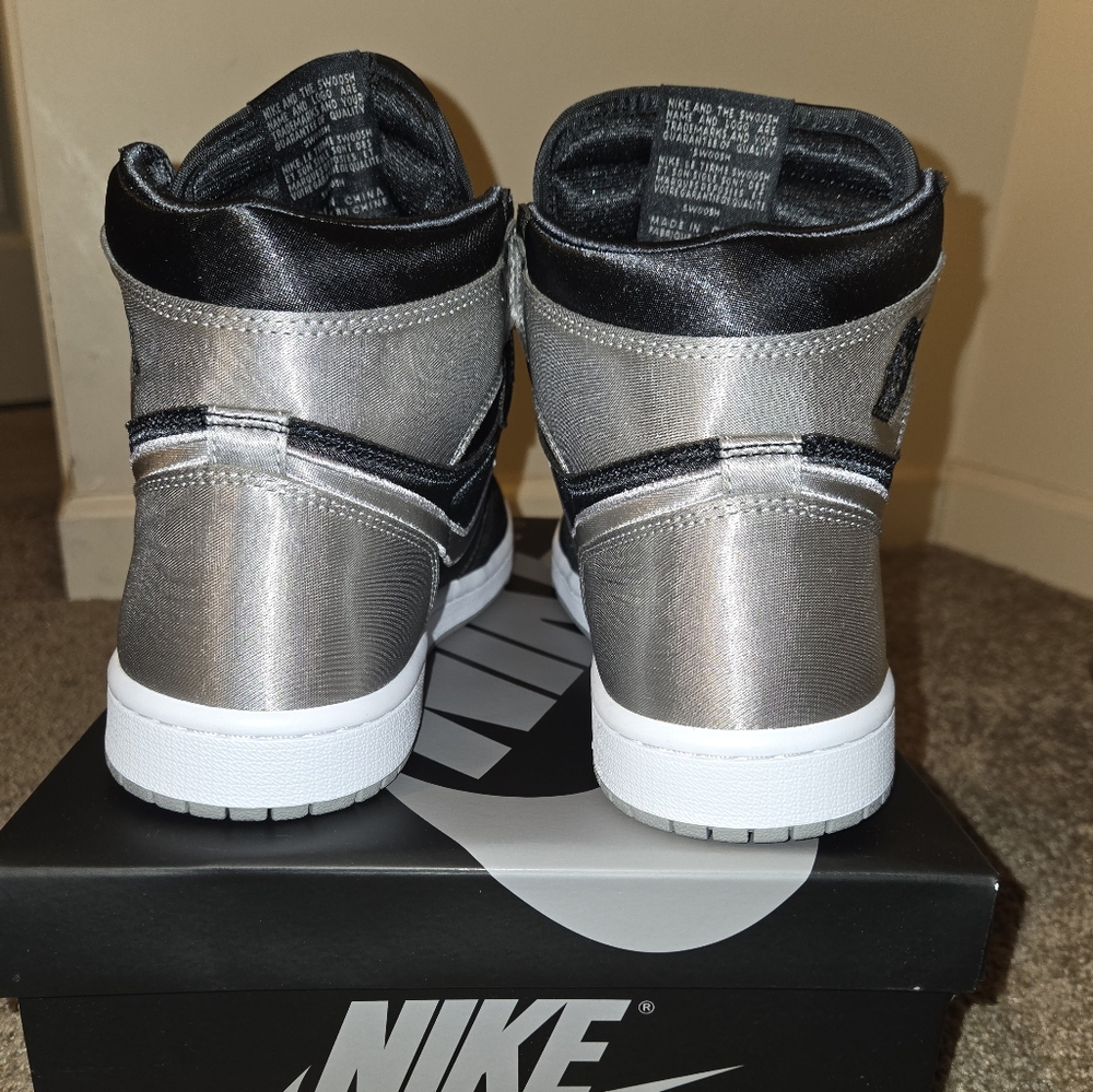 NIB Air Jordan 1 Retro High OG Satin Shadow - Picture 5 of 9
